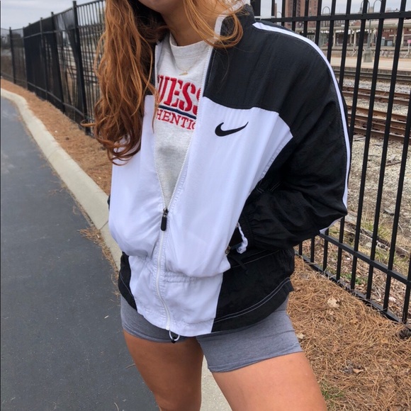 Nike Jackets & Blazers - 90’s women’s Nike swoosh windbreaker